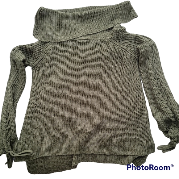 Sweater - Picture 4 of 9